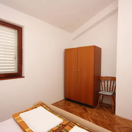 Jezera 5123a * Vodice