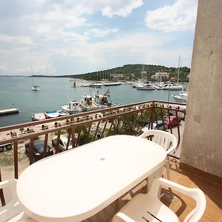 Jezera 5123a Apartment Vodice